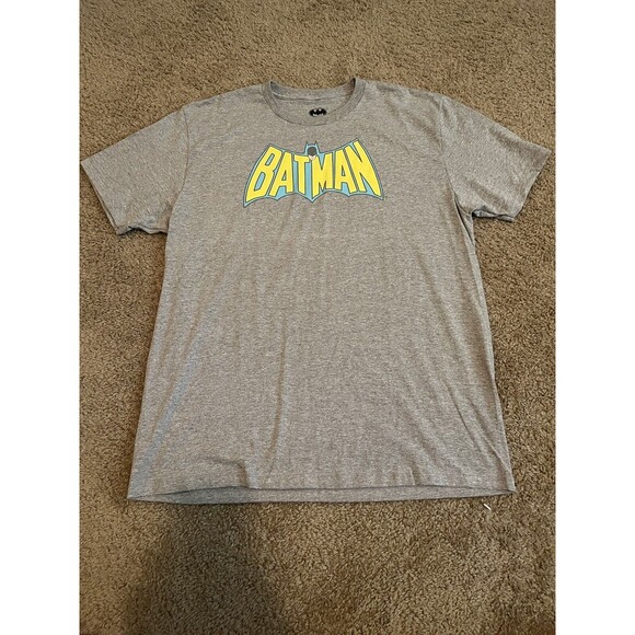 Batman T-Shirt Size Small! New with Tags! - Picture 1 of 3